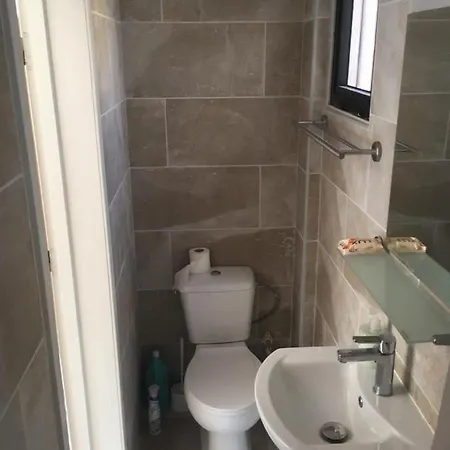 Charming 1-bed In Lejlighed Larnaca